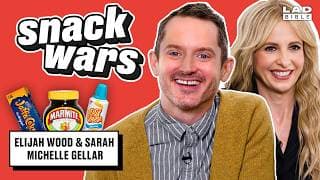 Elijah Wood & Sarah Michelle Gellar Try British & American Food | Snack Wars