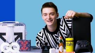 10 Things Noah Schnapp Can't Live Without | 10 Essentials
